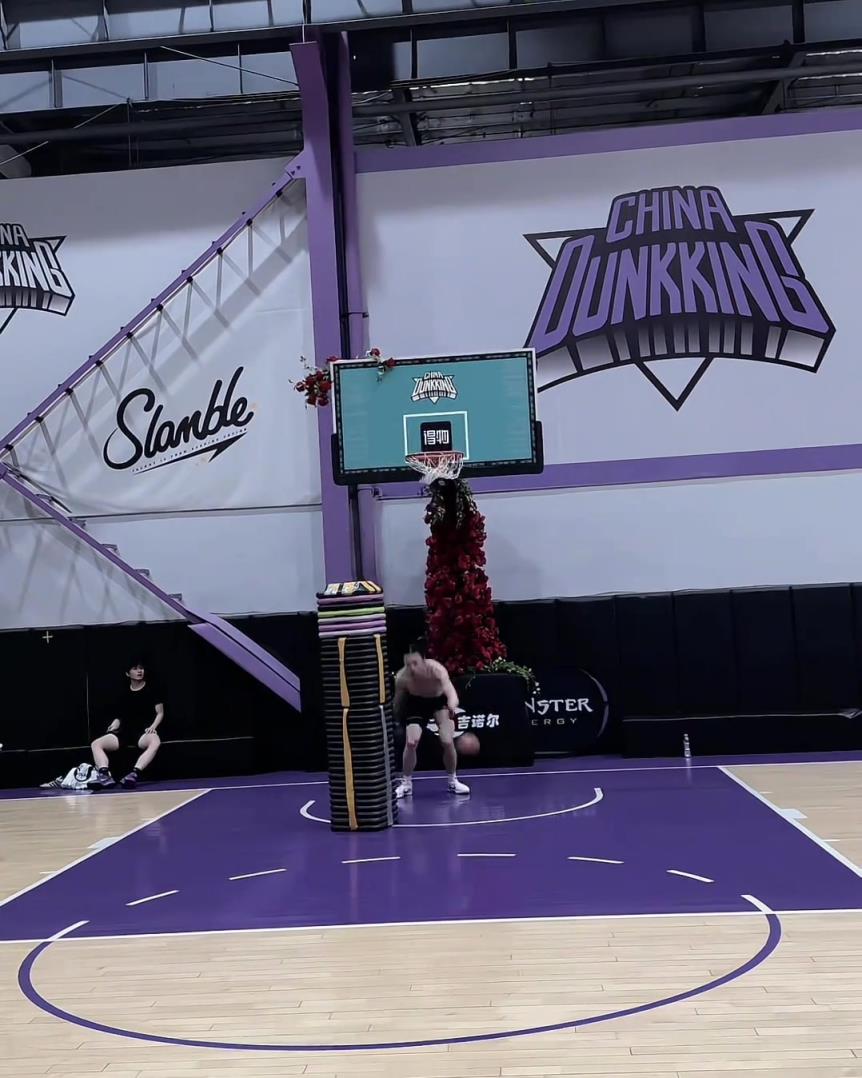 兄弟，這個(gè)摸高如何？