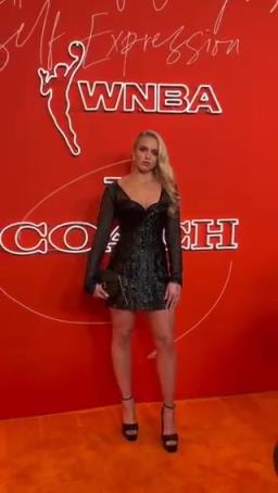 海莉選秀夜紅毯秀，人氣和顏值在這屆都是數(shù)一數(shù)二