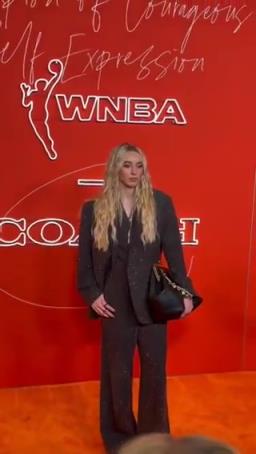 女狀元佩吉強(qiáng)勢登陸WNBA，實(shí)力超強(qiáng)，顏值也杠杠的